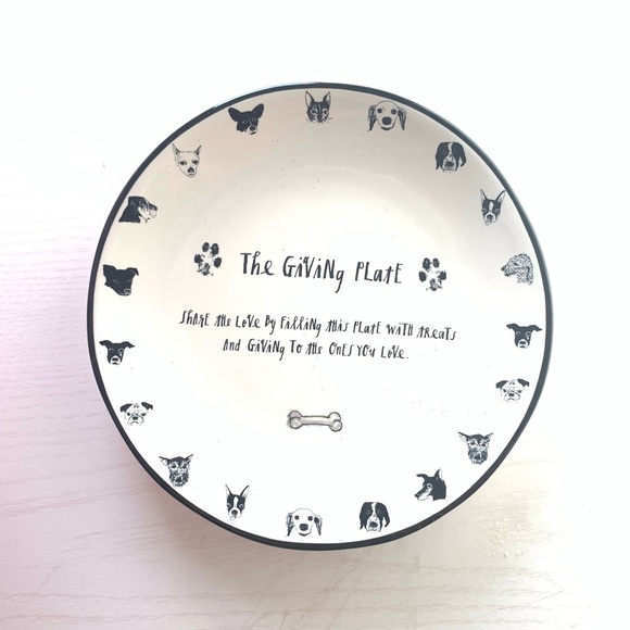 Rae Dunn Plates - Picture 1 of 2